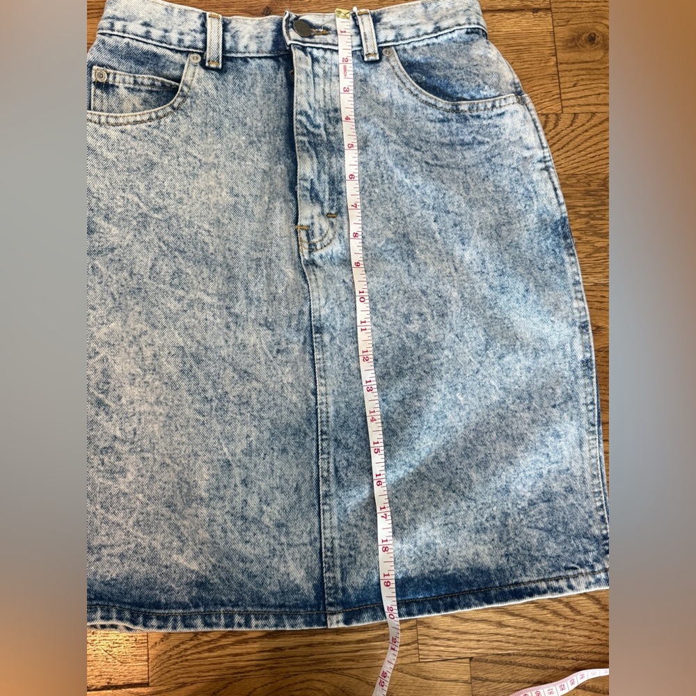 Vintage B Sasson Acid Washed Denim Skirt. Size 9. - Picture 10 of 10